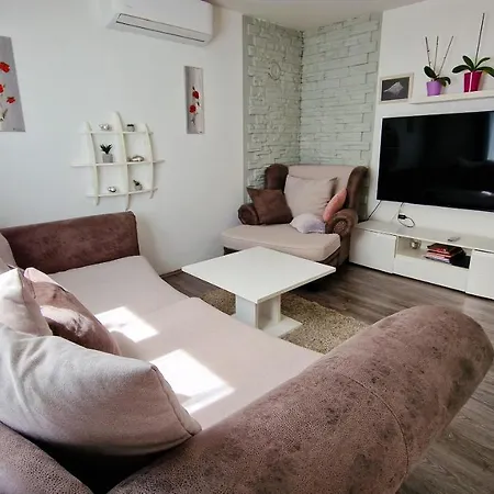 Family House Дом отдыха *