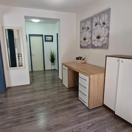 Дом отдыха Family House *